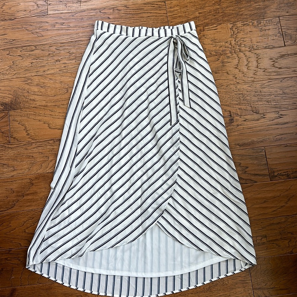 Le Lis Wrap Skirt